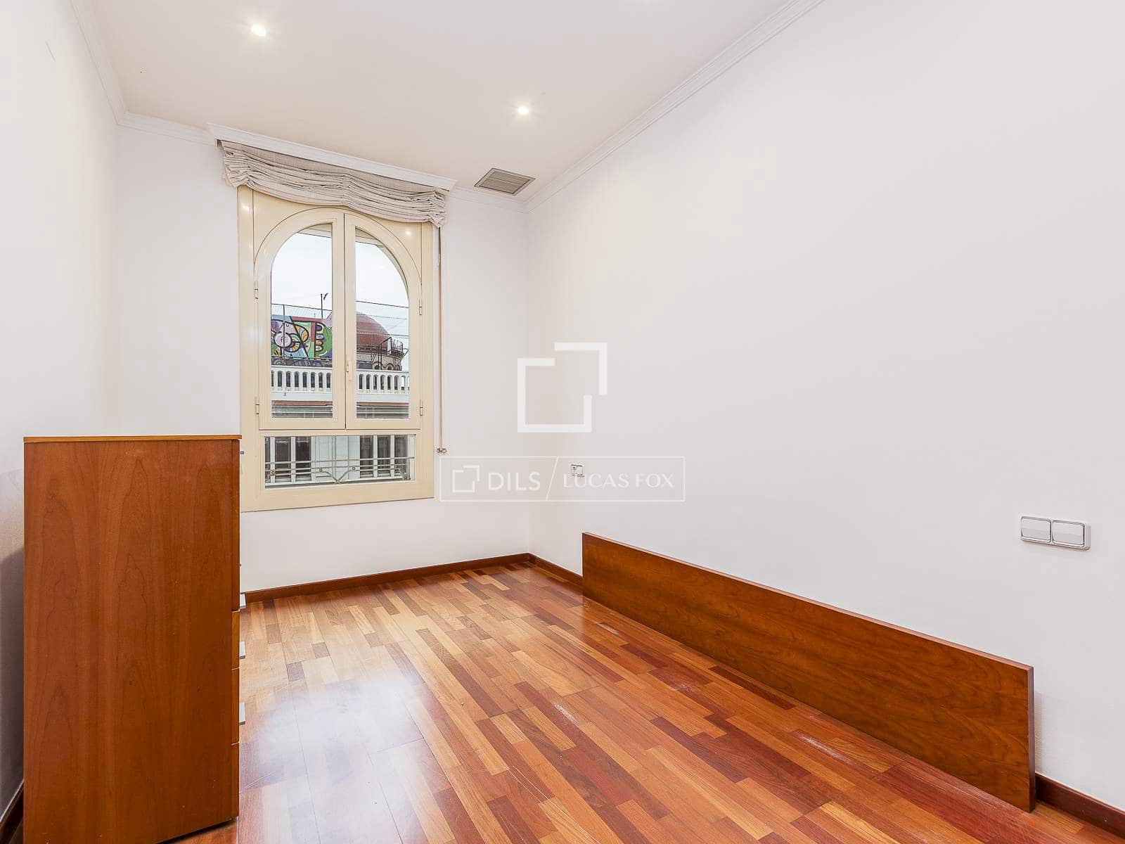 5 sovrum Lägenhet till salu i Barcelona stad med garage - 700 000 € (Ref: 9475022)