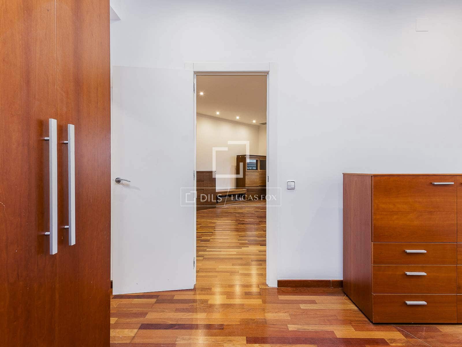 5 sovrum Lägenhet till salu i Barcelona stad med garage - 700 000 € (Ref: 9475022)