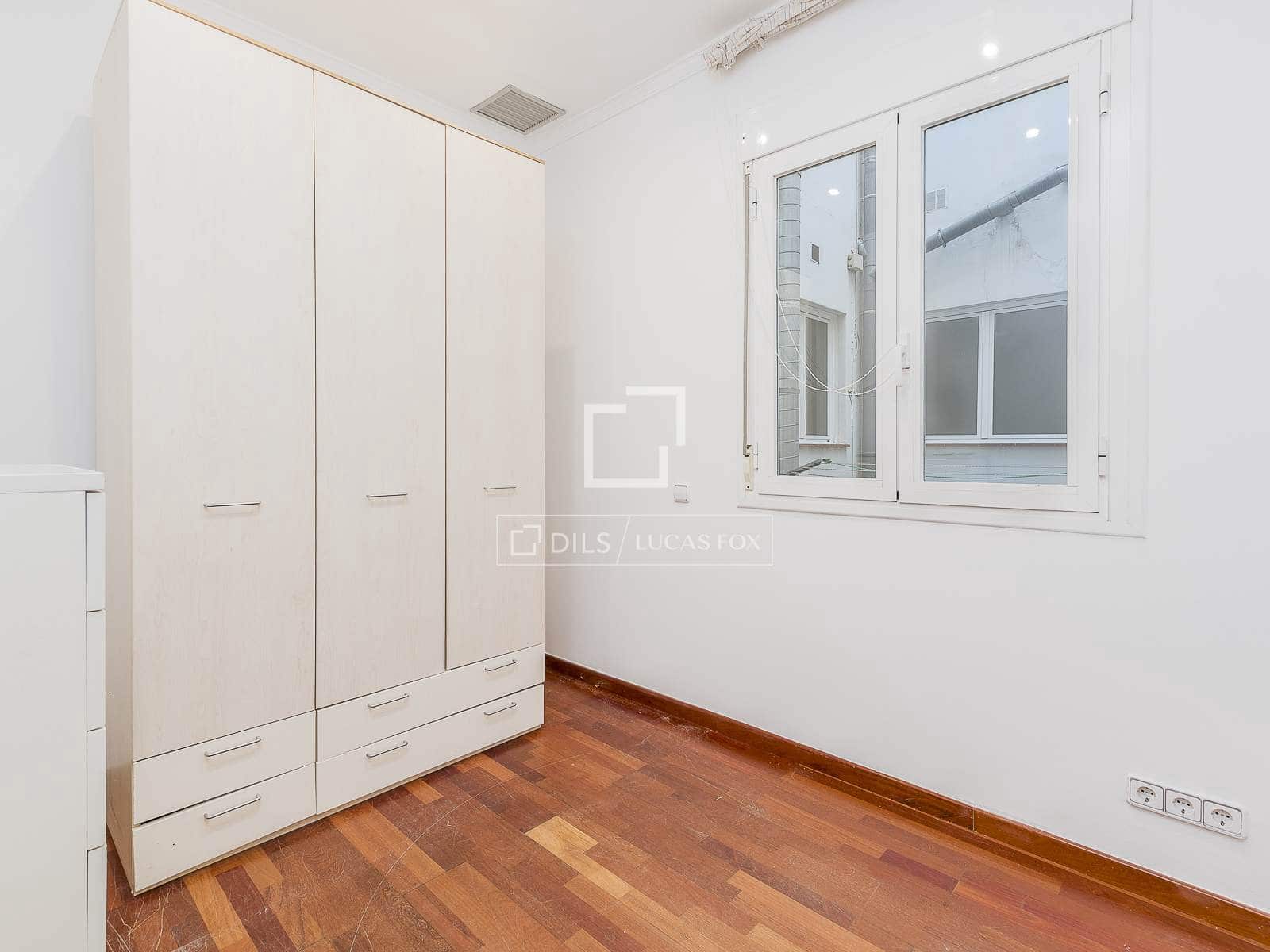 5 sovrum Lägenhet till salu i Barcelona stad med garage - 700 000 € (Ref: 9475022)