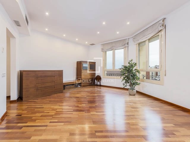 5 sovrum Lägenhet till salu i Barcelona stad med garage - 700 000 € (Ref: 9475022)