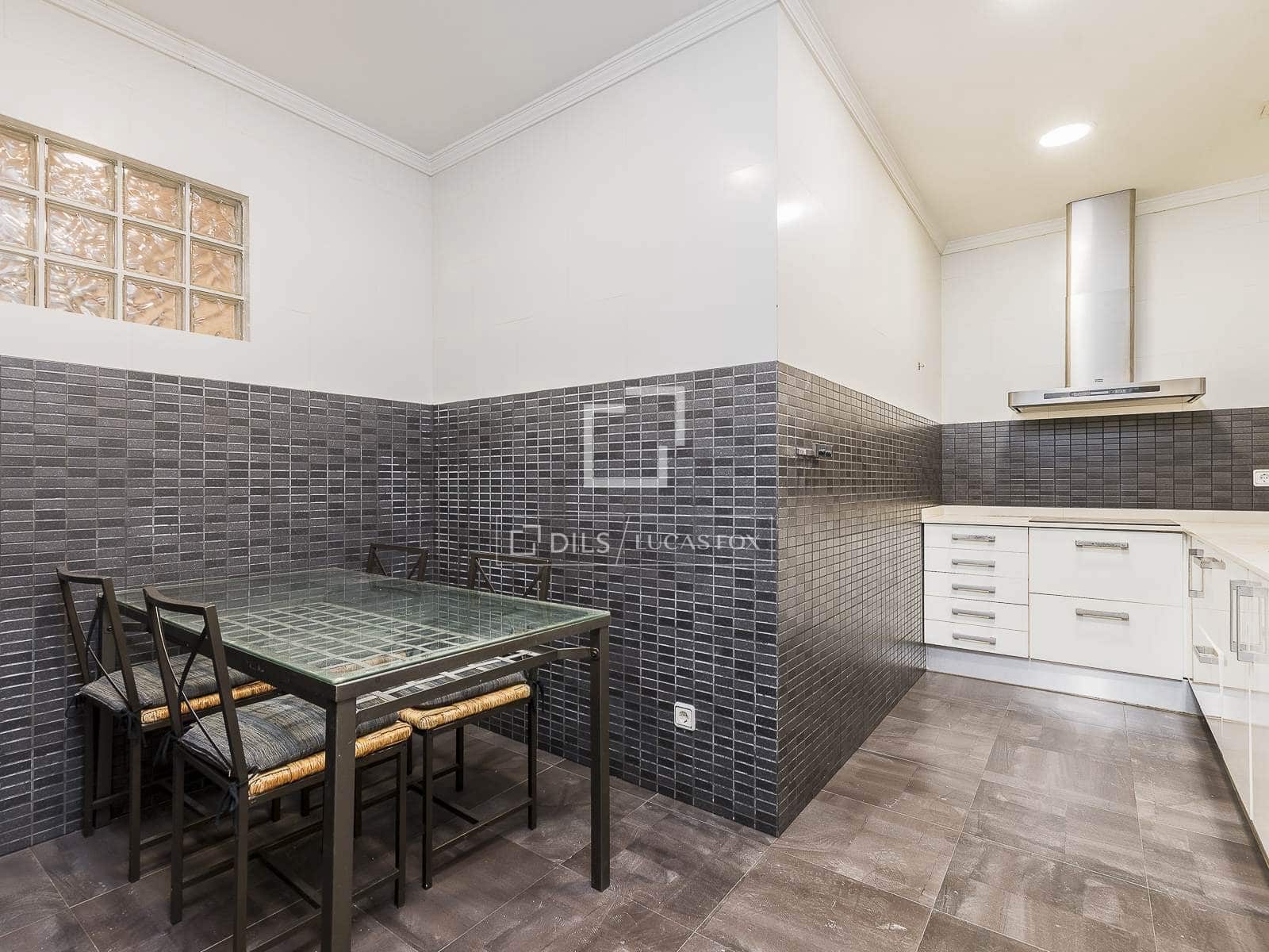 5 sovrum Lägenhet till salu i Barcelona stad med garage - 700 000 € (Ref: 9475022)