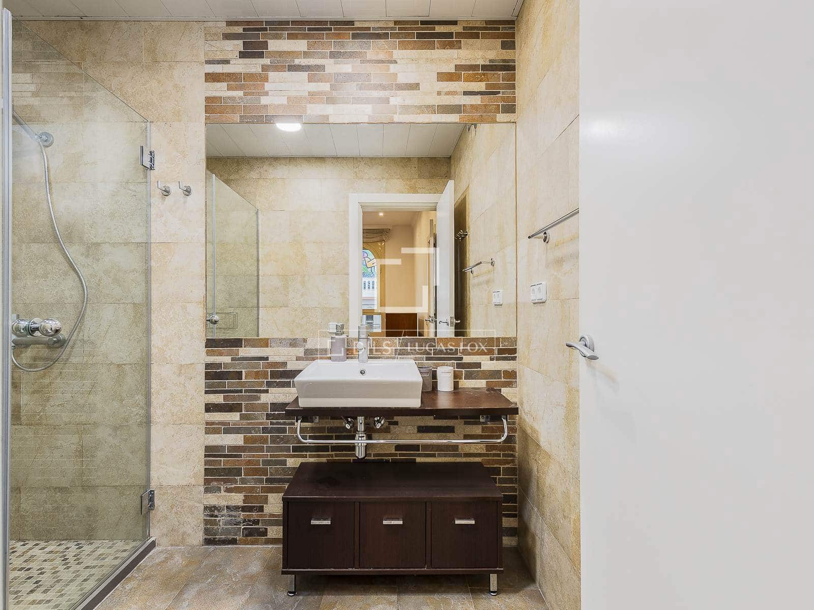 5 sovrum Lägenhet till salu i Barcelona stad med garage - 700 000 € (Ref: 9475022)