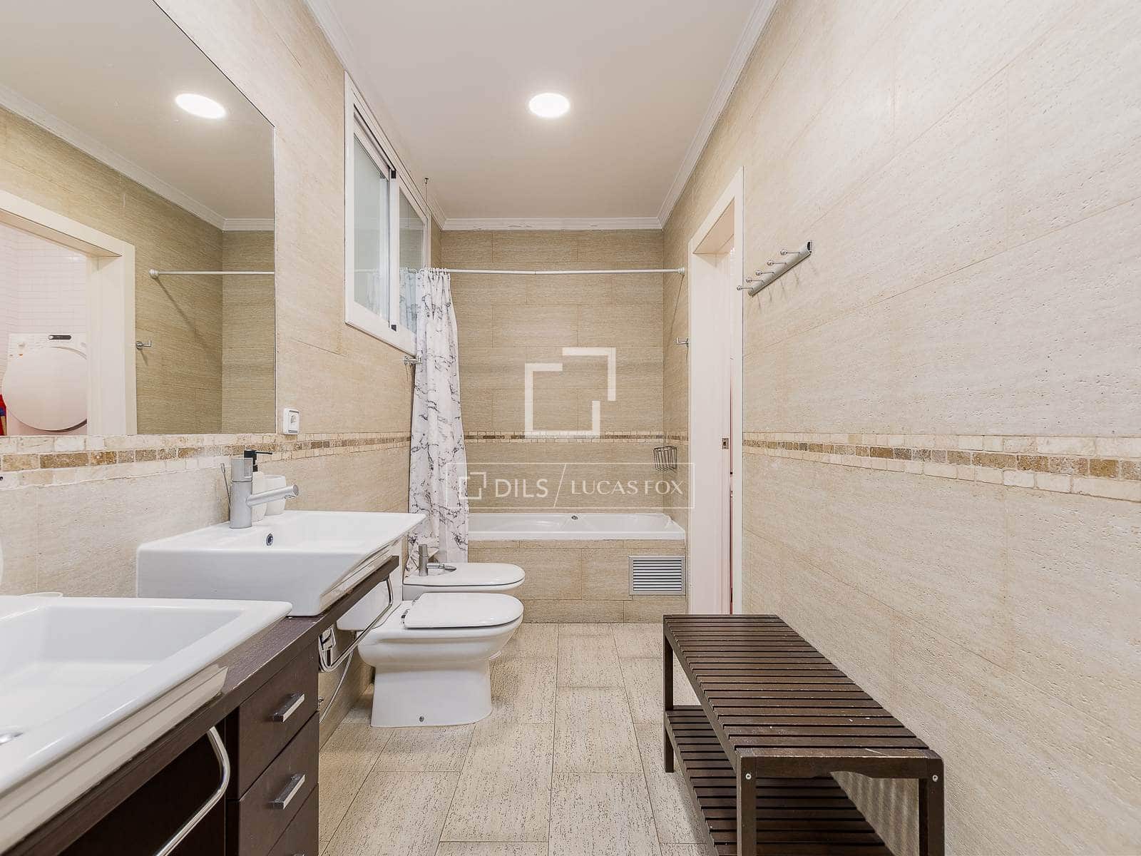 5 sovrum Lägenhet till salu i Barcelona stad med garage - 700 000 € (Ref: 9475022)