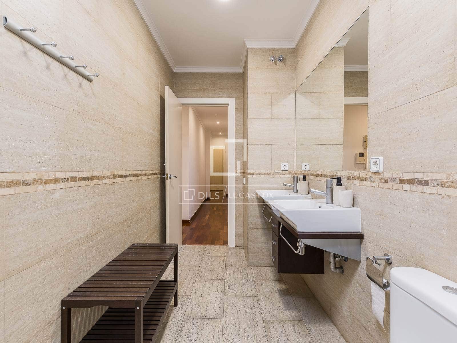 5 sovrum Lägenhet till salu i Barcelona stad med garage - 700 000 € (Ref: 9475022)