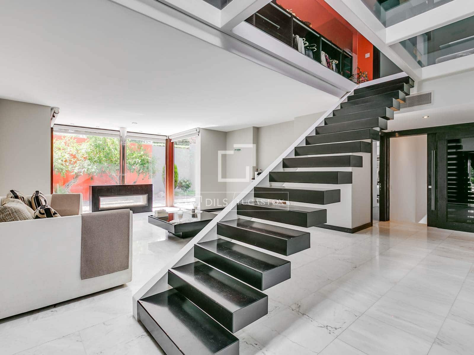 7 Zimmer Villa zu verkaufen in La Moraleja mit Pool Garage - 7.800.000 € (Ref: 9481412)