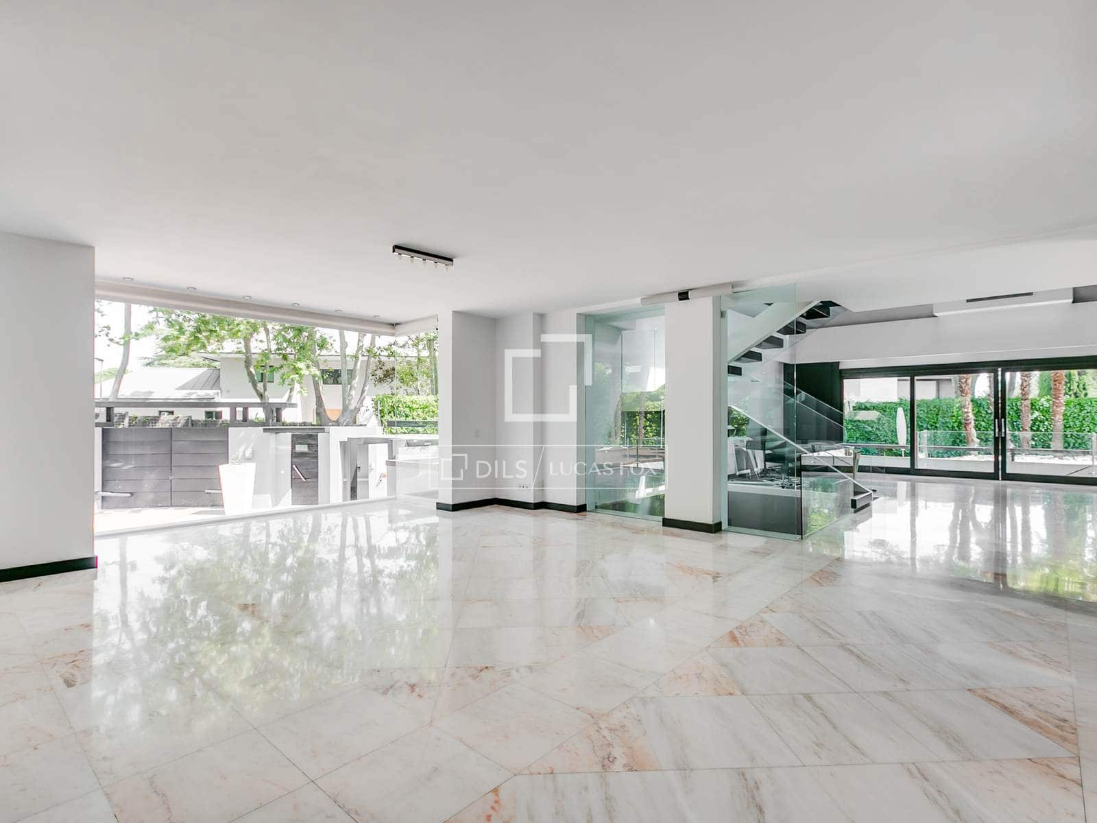 7 Zimmer Villa zu verkaufen in La Moraleja mit Pool Garage - 7.800.000 € (Ref: 9481412)