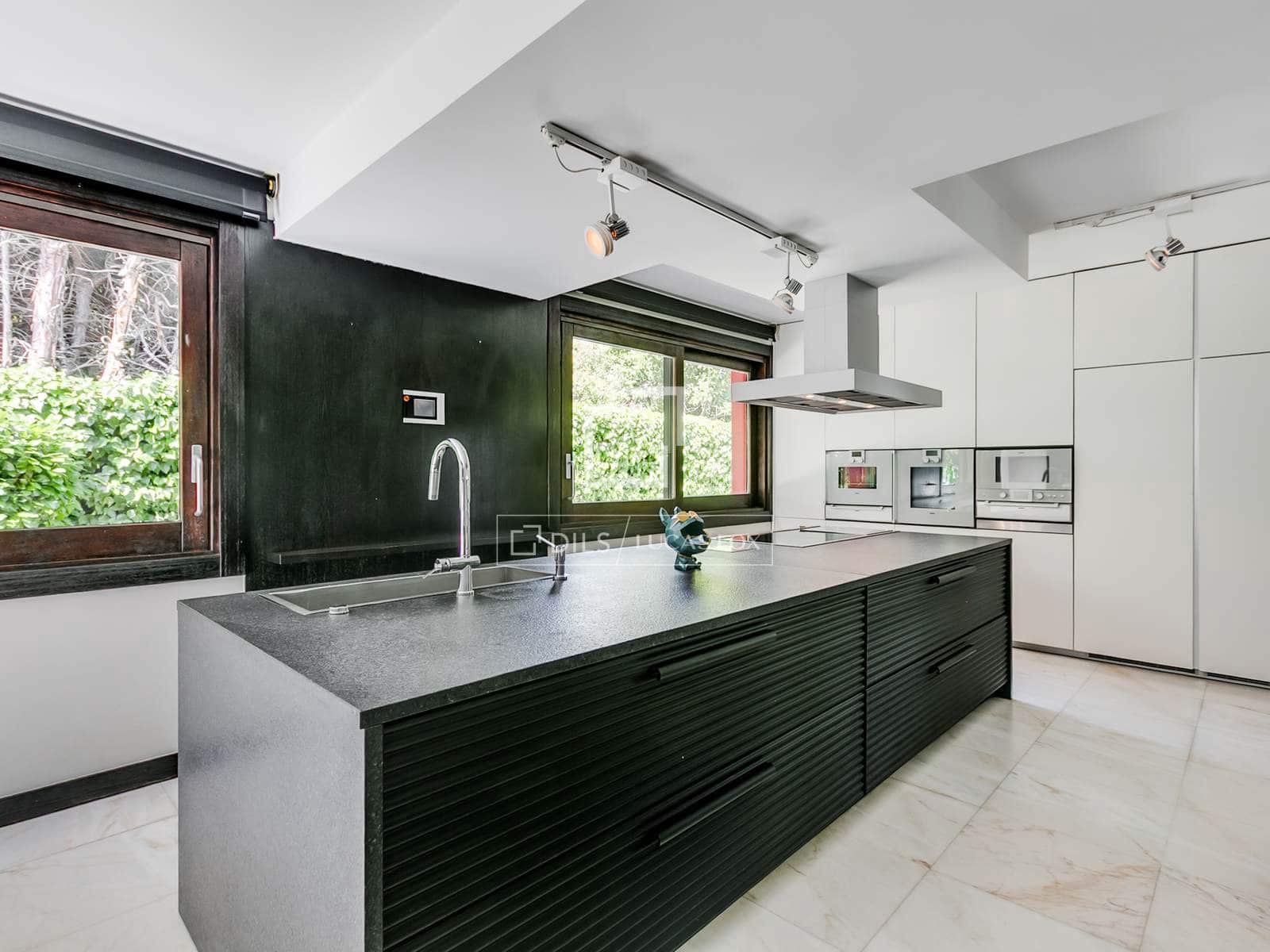 7 Zimmer Villa zu verkaufen in La Moraleja mit Pool Garage - 7.800.000 € (Ref: 9481412)