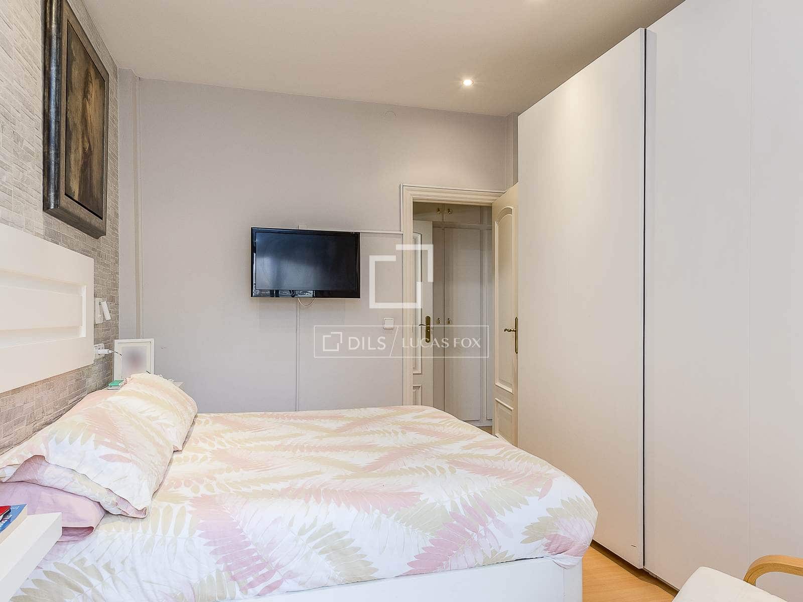 4 bedroom Apartment for sale in Barcelona city - € 659,000 (Ref: 9481568)