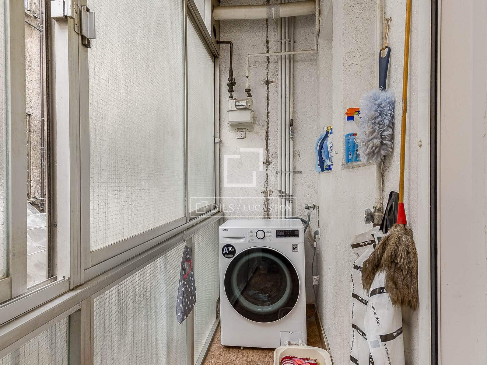 4 bedroom Apartment for sale in Barcelona city - € 659,000 (Ref: 9481568)