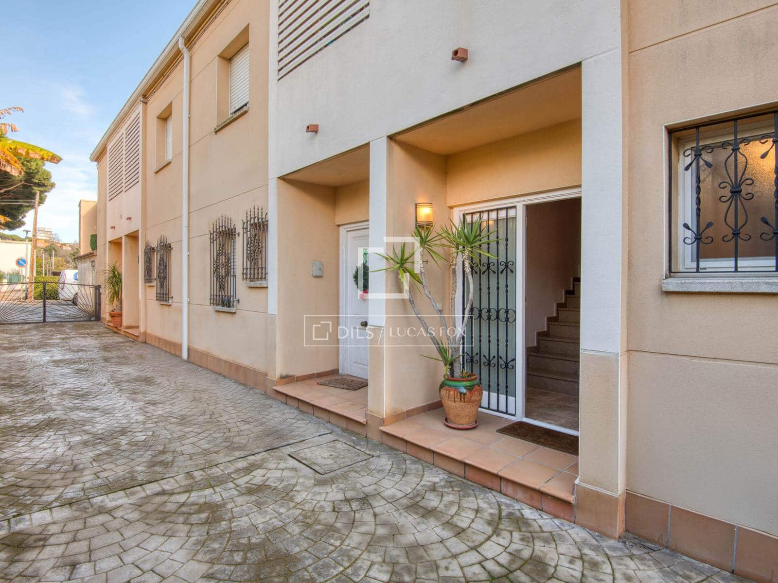 4 sovrum Villa till salu i S'Agaro med pool garage - 650 000 € (Ref: 9481569)