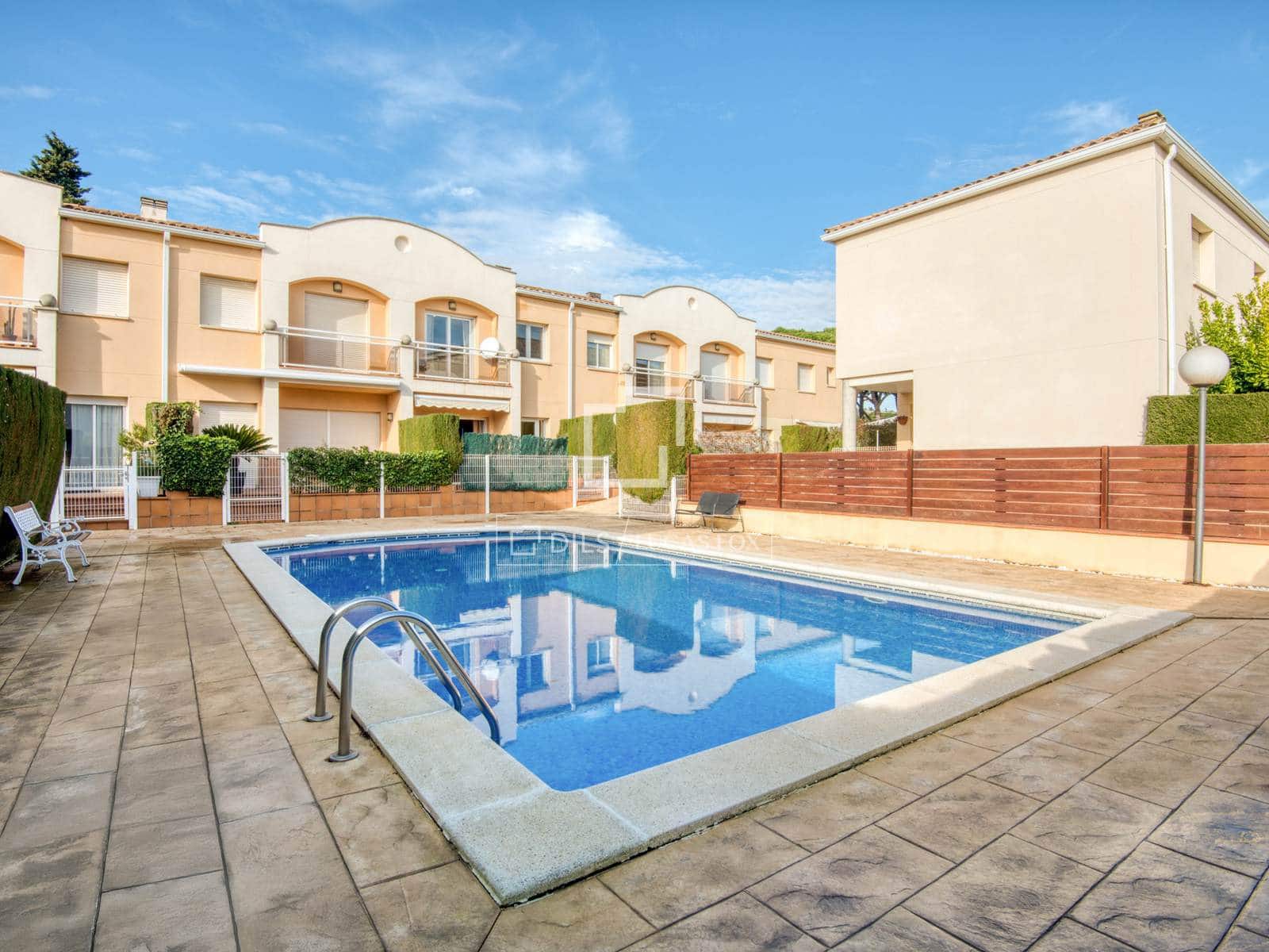 4 sovrum Villa till salu i S'Agaro med pool garage - 650 000 € (Ref: 9481569)