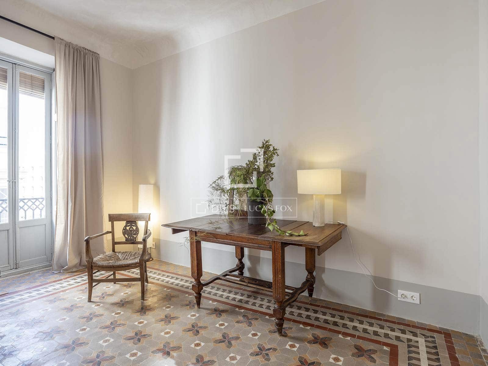 3 quarto Apartamento para arrendar em Valencia cidade - 2 500 € (Ref: 9484951)