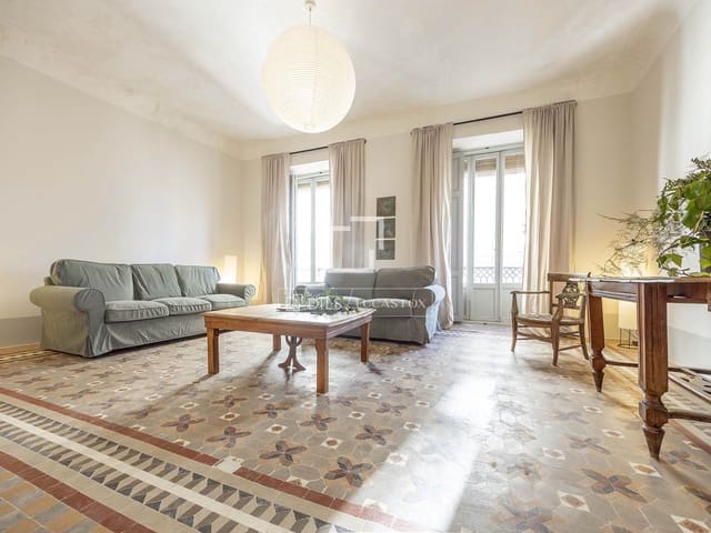 3 quarto Apartamento para arrendar em Valência cidade - 2 500 € (Ref: 9484951)