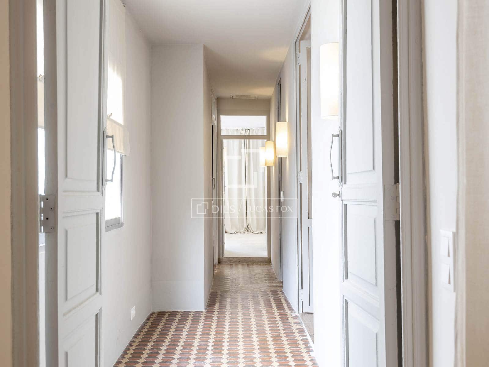 3 quarto Apartamento para arrendar em Valencia cidade - 2 500 € (Ref: 9484951)