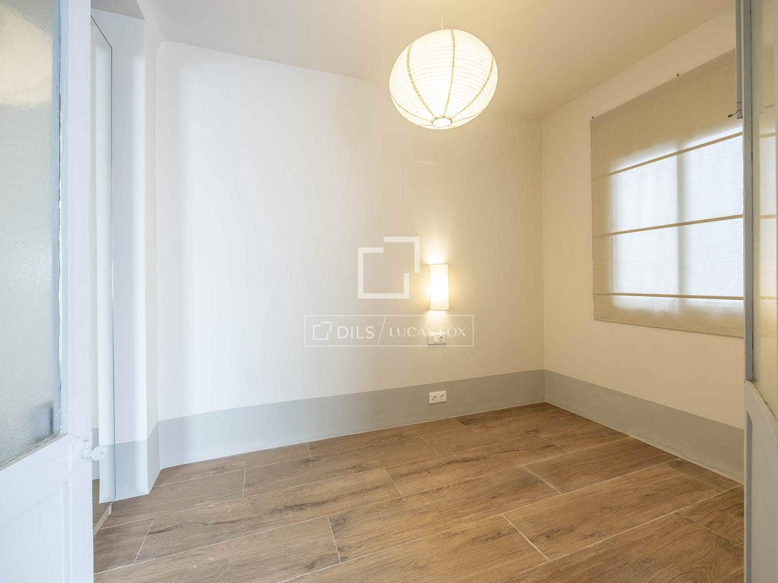 3 quarto Apartamento para arrendar em Valencia cidade - 2 500 € (Ref: 9484951)