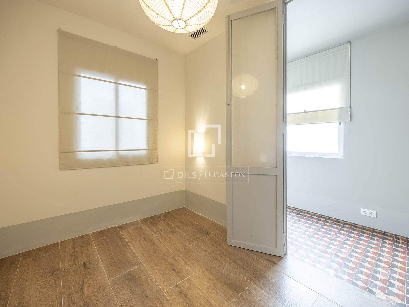 3 quarto Apartamento para arrendar em Valencia cidade - 2 500 € (Ref: 9484951)