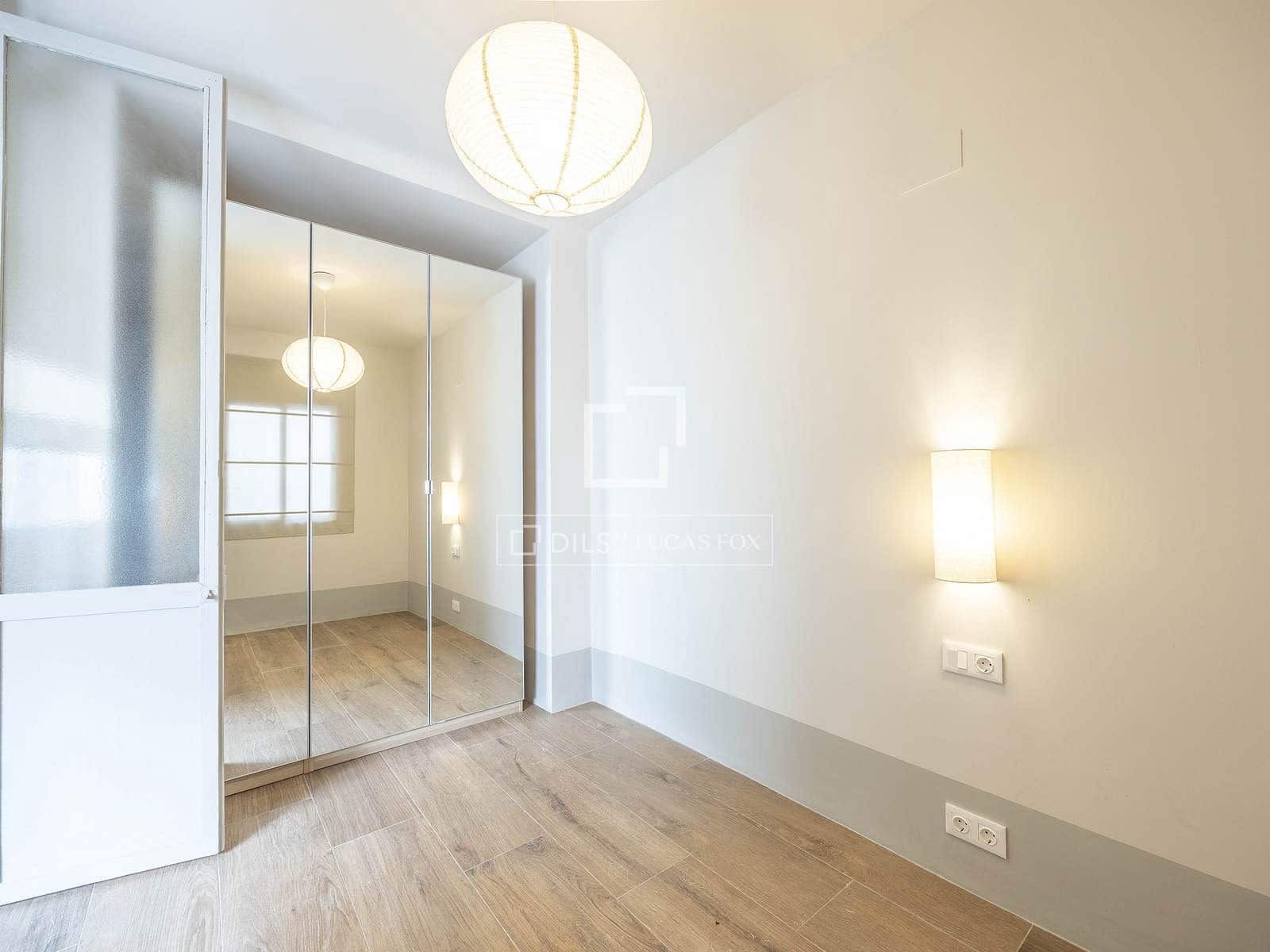 3 quarto Apartamento para arrendar em Valencia cidade - 2 500 € (Ref: 9484951)