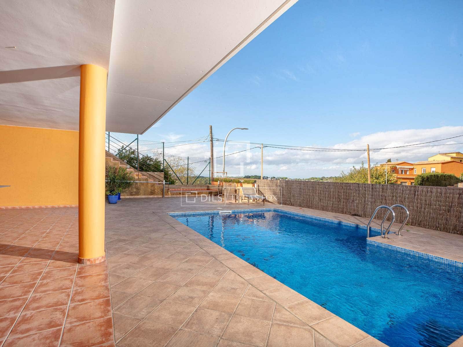 2 bedroom Apartment for sale in Begur with pool garage - € 650,000 (Ref: 9488534)