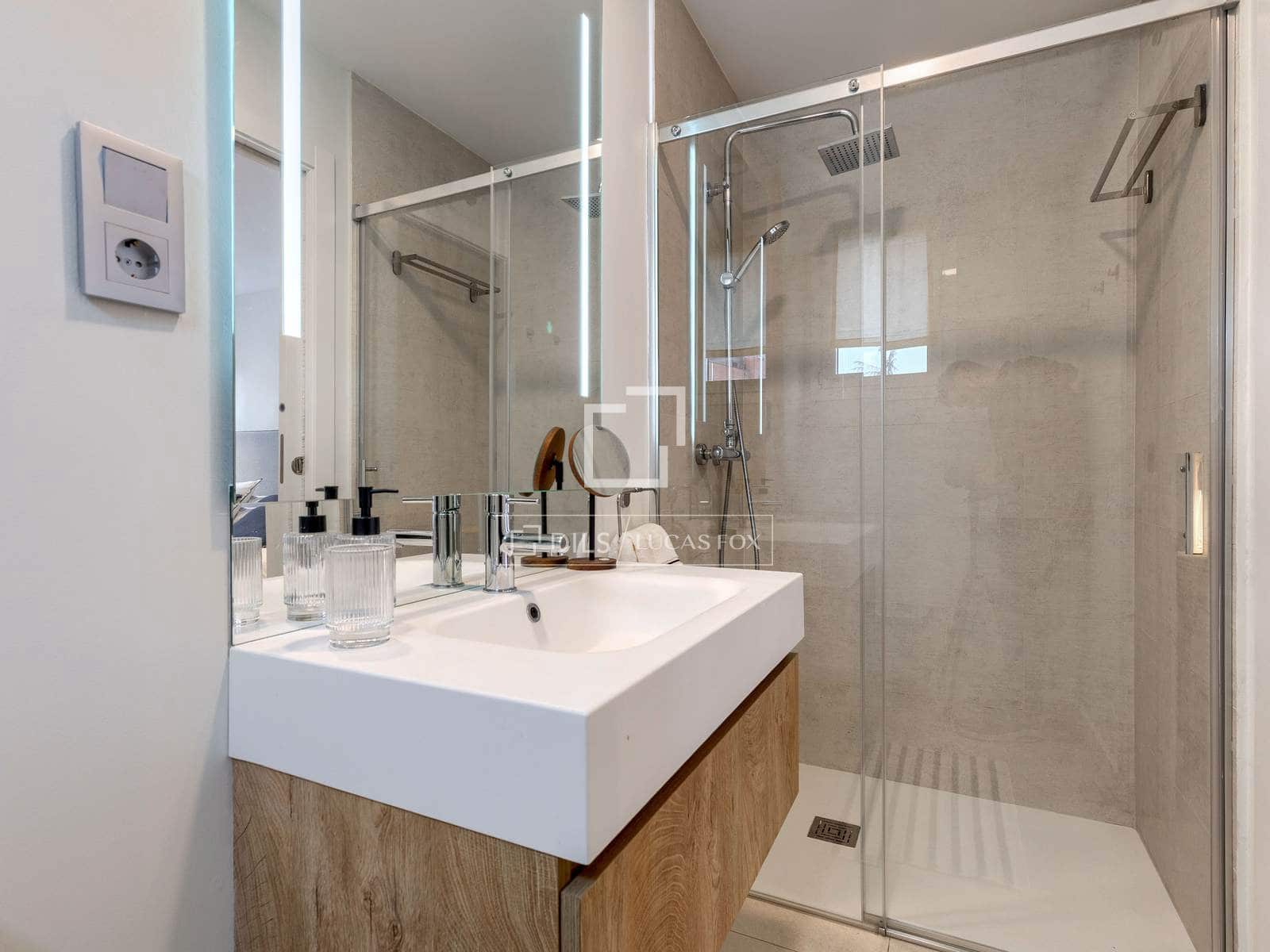 Apartamento de 2 habitaciones en Madrid ciudad en alquiler - 2.950 € (Ref: 9489759)