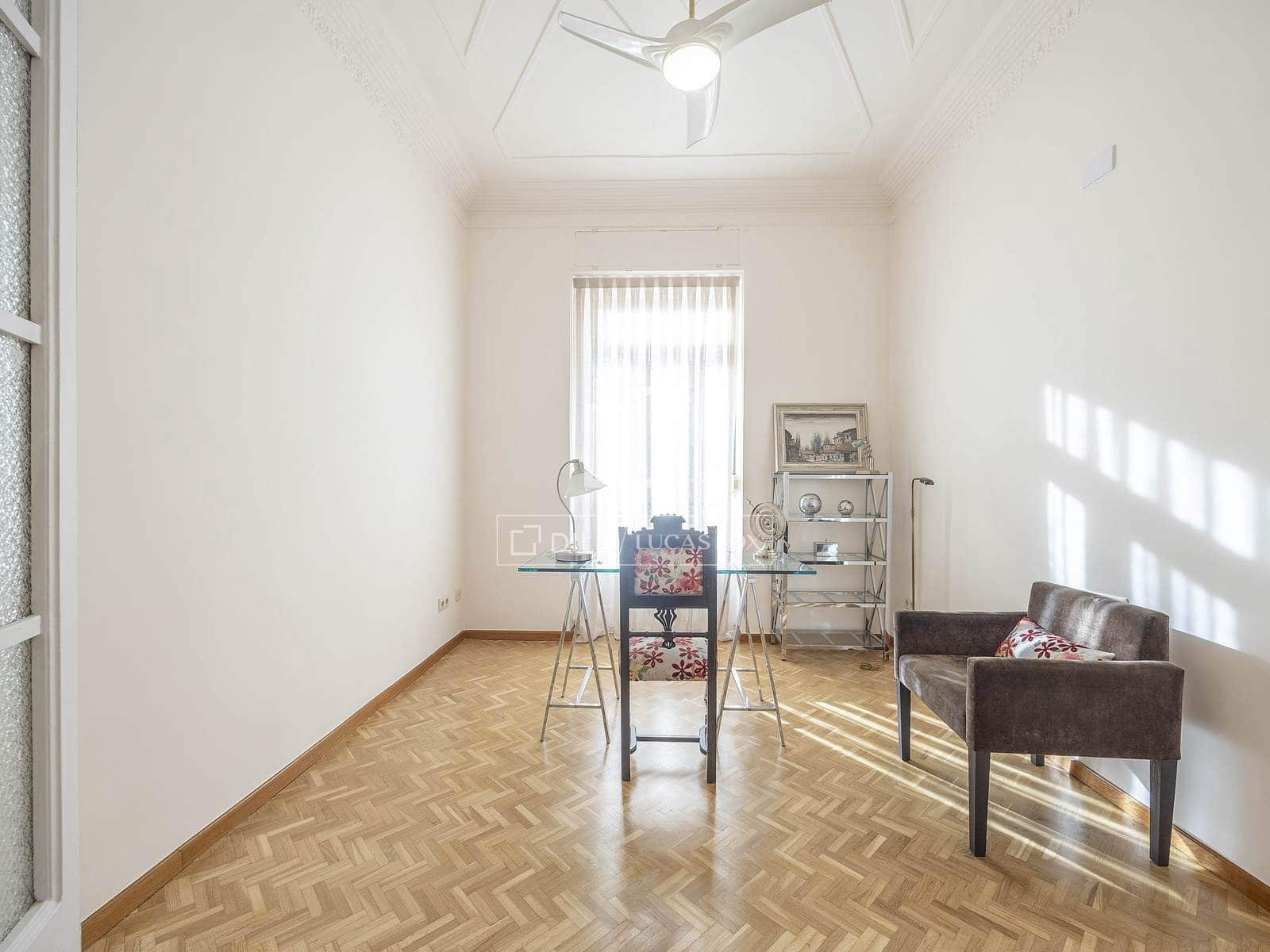 Apartamento de 3 habitaciones en València ciudad en alquiler - 2.600 € (Ref: 9489760)