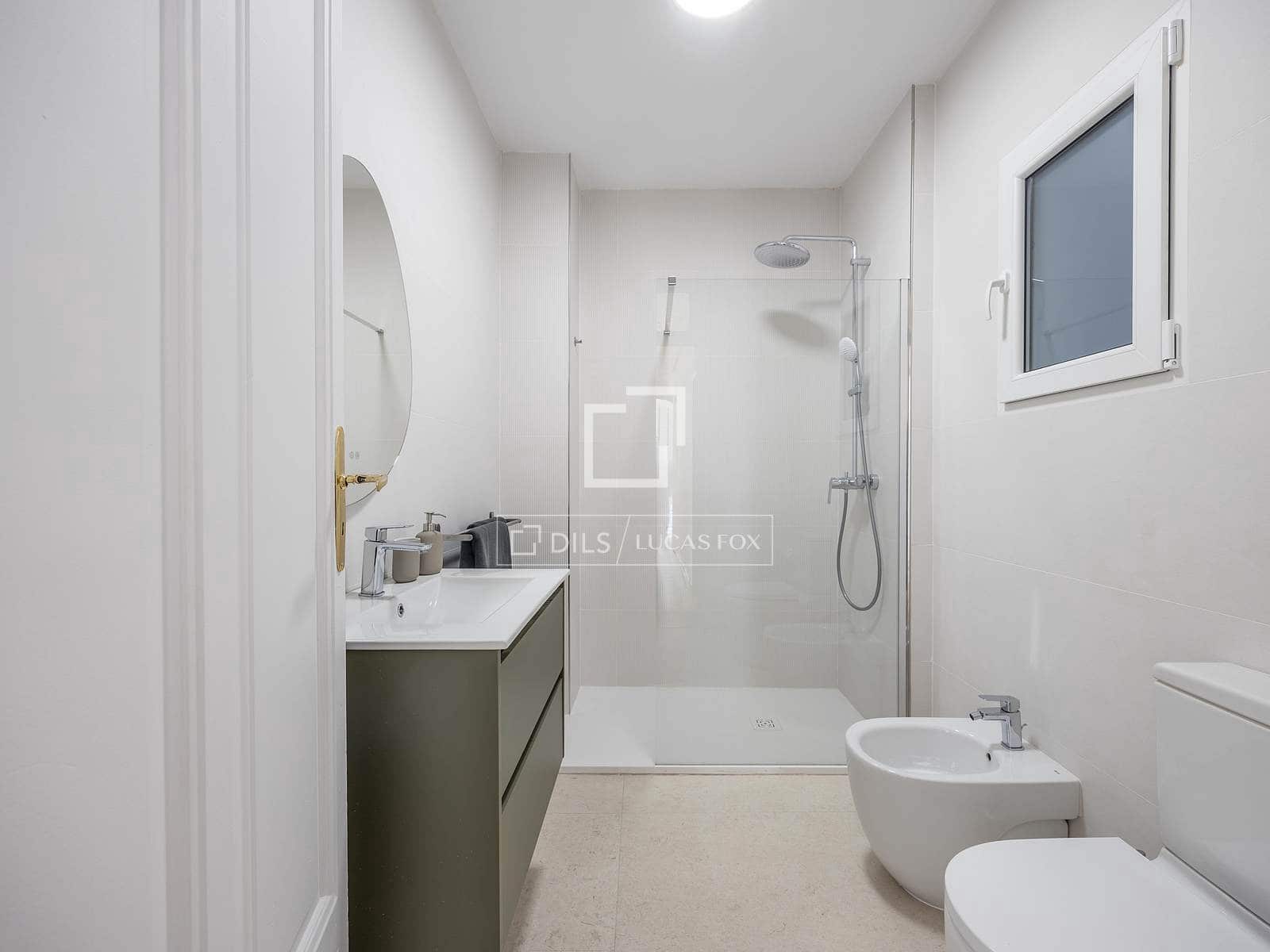 Apartamento de 3 habitaciones en València ciudad en alquiler - 2.600 € (Ref: 9489760)