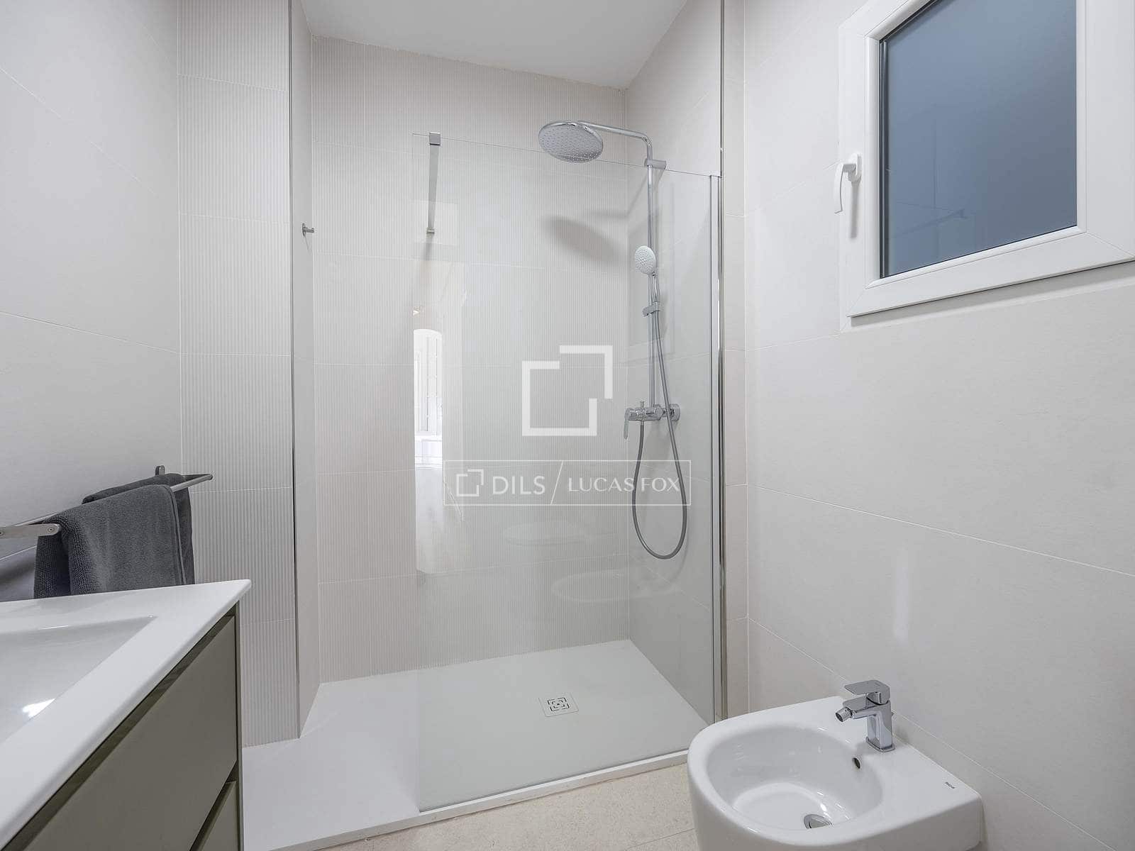 Apartamento de 3 habitaciones en València ciudad en alquiler - 2.600 € (Ref: 9489760)