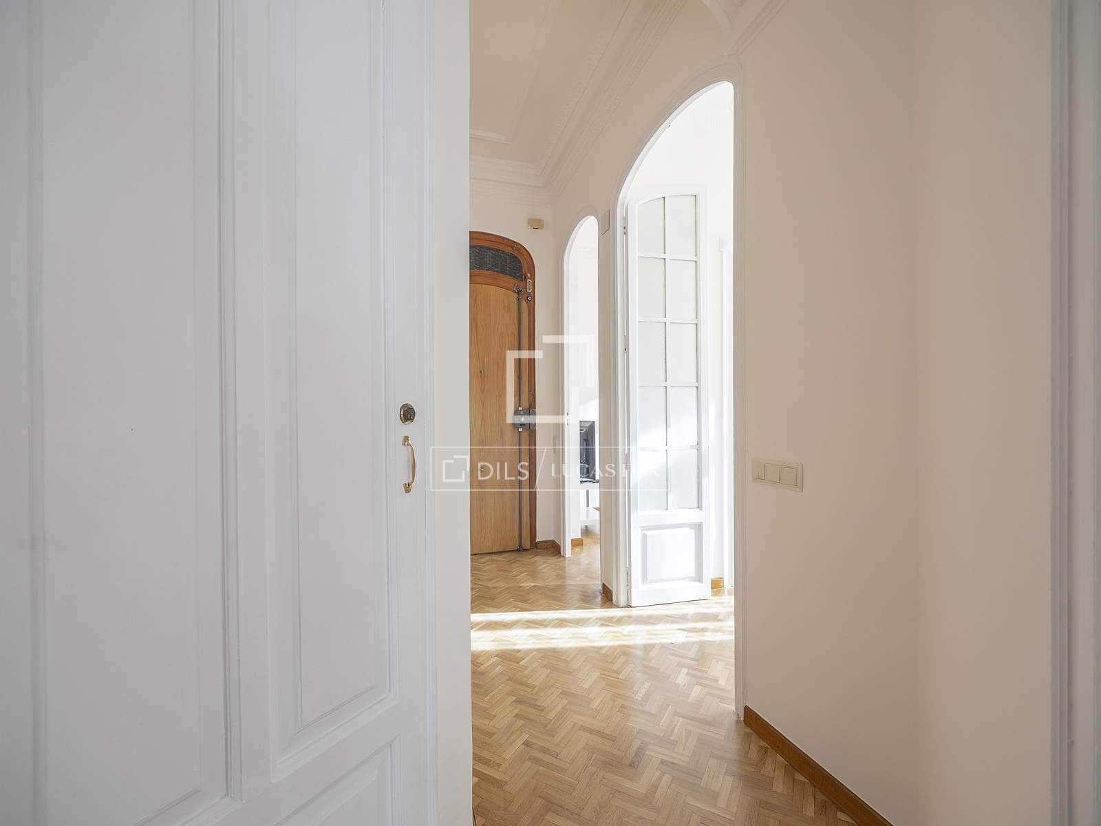 Apartamento de 3 habitaciones en València ciudad en alquiler - 2.600 € (Ref: 9489760)