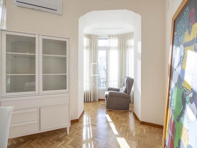 Apartamento de 3 habitaciones en València ciudad en alquiler - 2.600 € (Ref: 9489760)