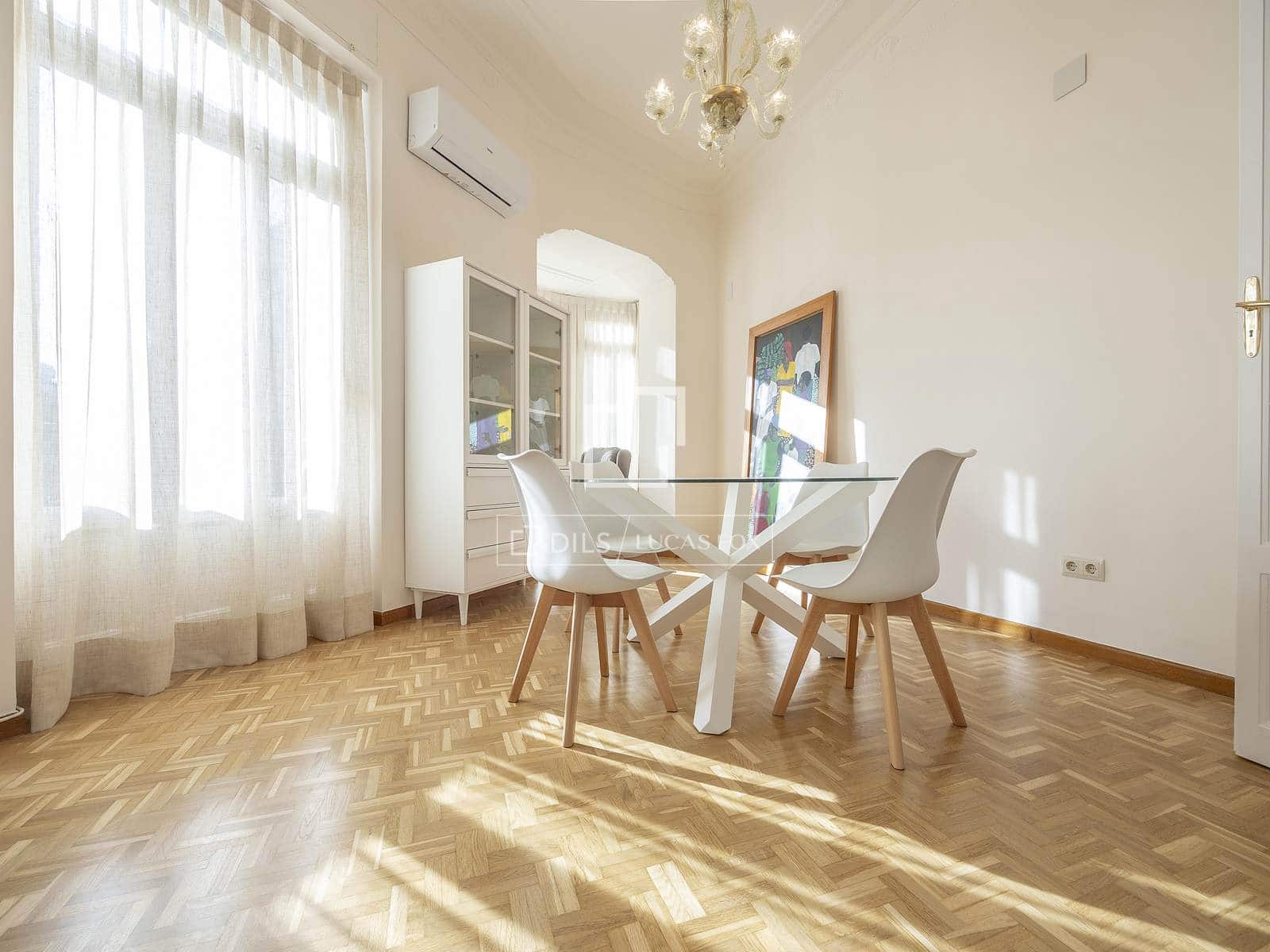 Apartamento de 3 habitaciones en València ciudad en alquiler - 2.600 € (Ref: 9489760)