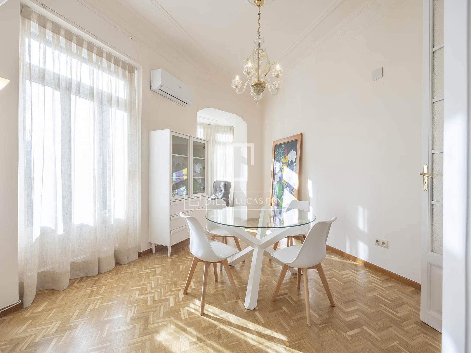 Apartamento de 3 habitaciones en València ciudad en alquiler - 2.600 € (Ref: 9489760)