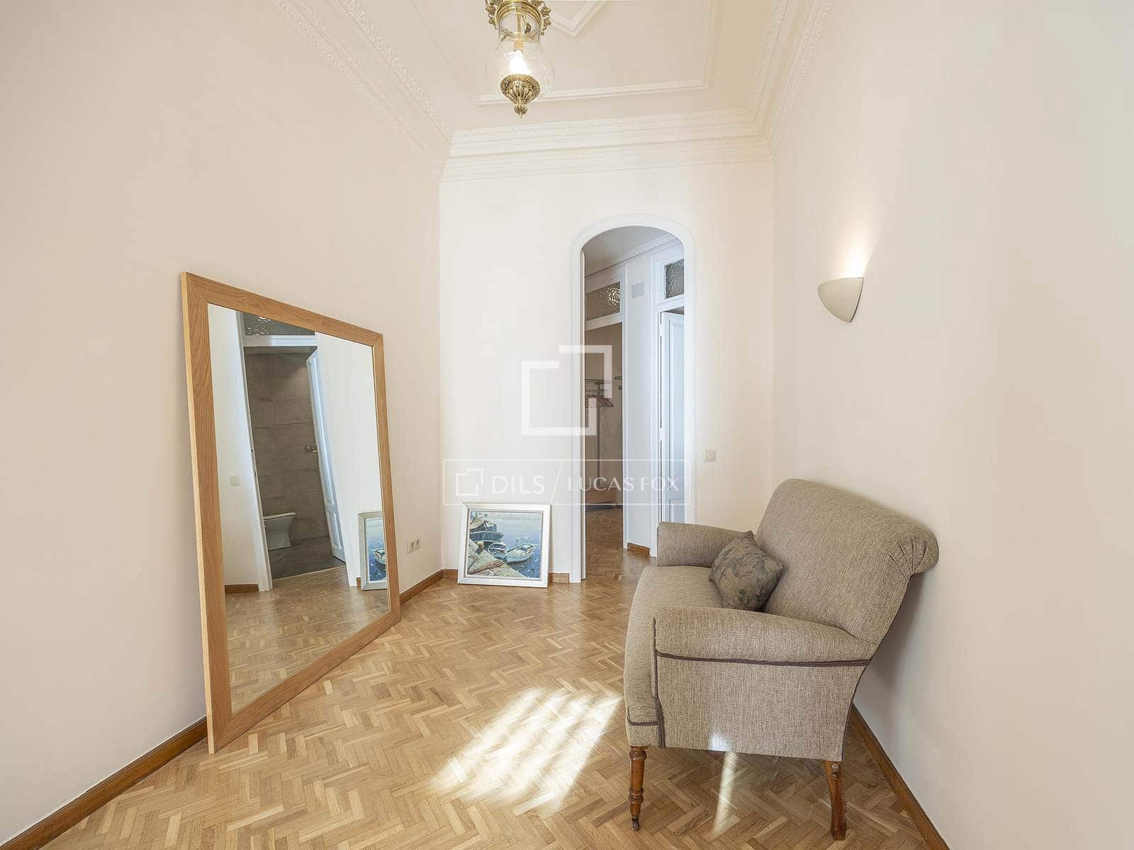 Apartamento de 3 habitaciones en València ciudad en alquiler - 2.600 € (Ref: 9489760)