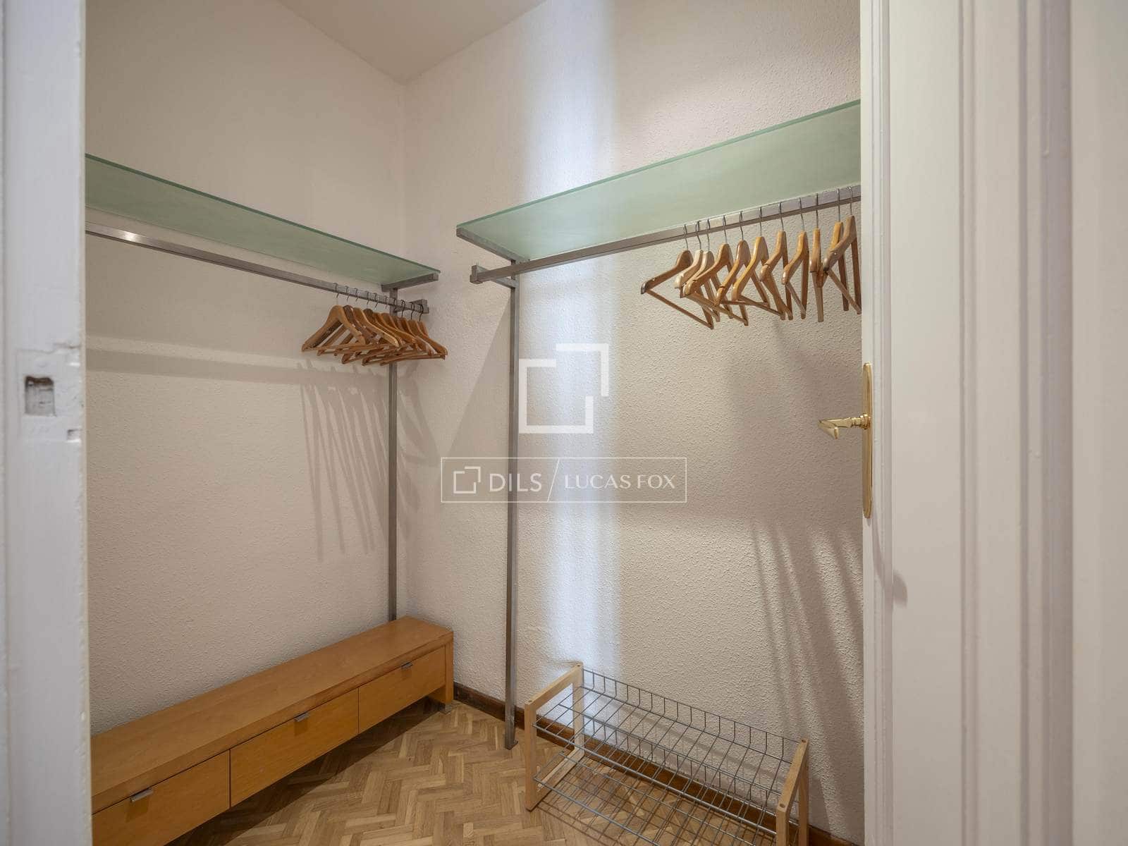 Apartamento de 3 habitaciones en València ciudad en alquiler - 2.600 € (Ref: 9489760)