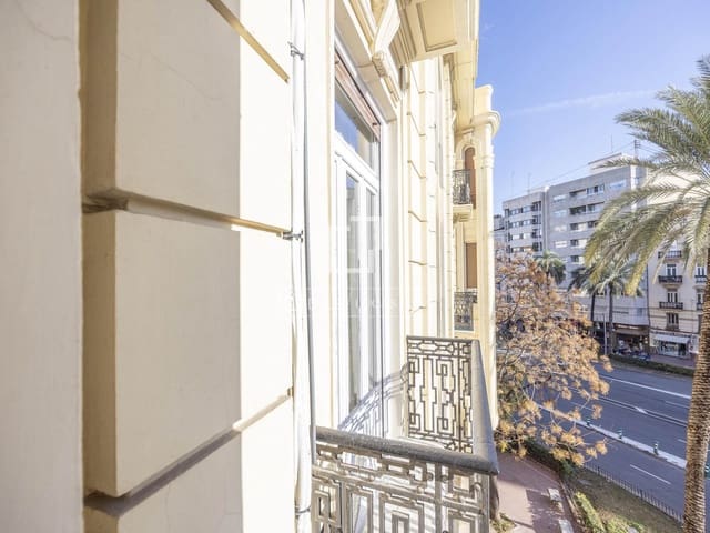 Apartamento de 3 habitaciones en València ciudad en alquiler - 2.600 € (Ref: 9489760)