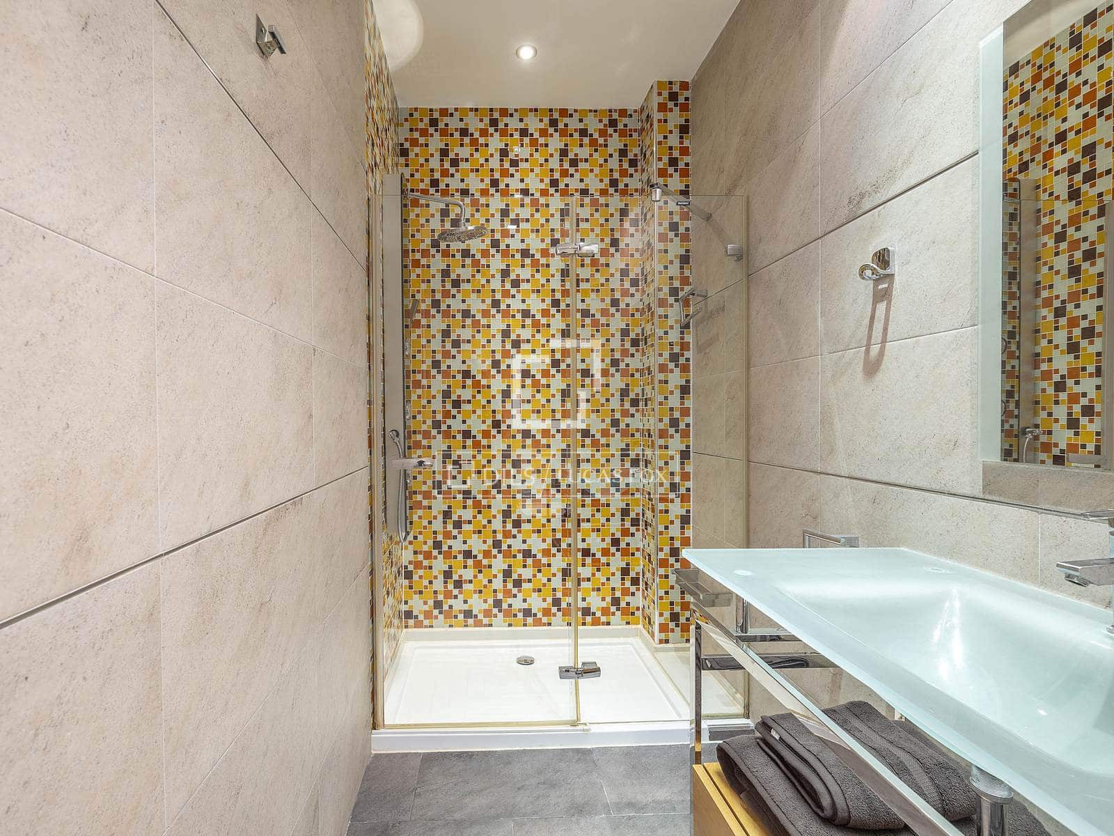 Apartamento de 3 habitaciones en València ciudad en alquiler - 2.600 € (Ref: 9489760)