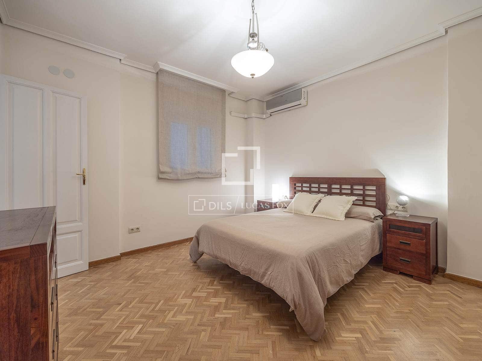 Apartamento de 3 habitaciones en València ciudad en alquiler - 2.600 € (Ref: 9489760)