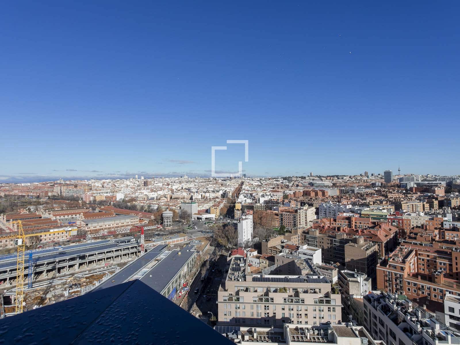 Apartamento de 2 habitaciones en Madrid ciudad en alquiler con piscina garaje - 2.300 € (Ref: 9489957)