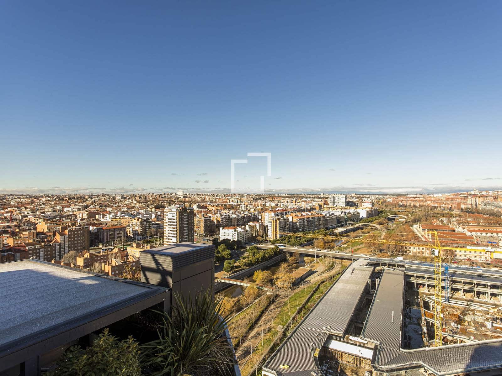 Apartamento de 2 habitaciones en Madrid ciudad en alquiler con piscina garaje - 2.300 € (Ref: 9489957)