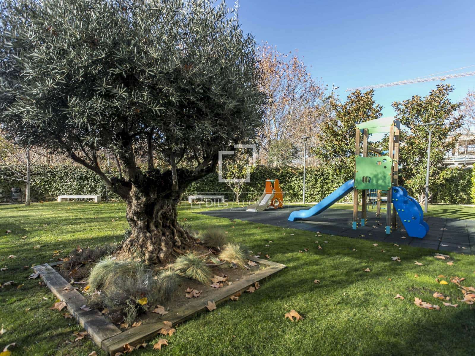 Apartamento de 2 habitaciones en Madrid ciudad en alquiler con piscina garaje - 2.300 € (Ref: 9489957)