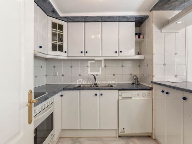 2 slaapkamer Appartement te koop in Roses met zwembad garage - € 400.000 (Ref: 9490066)