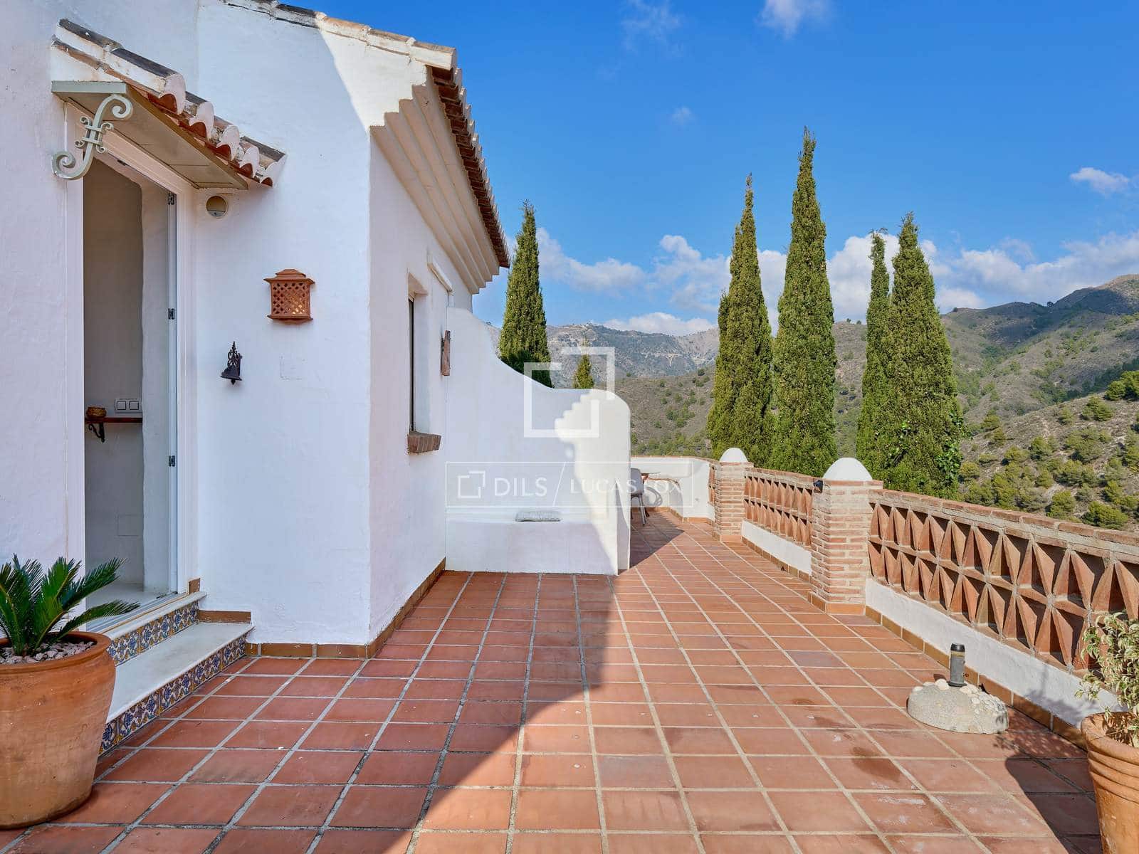 3 makuuhuone Huvila myytävänä paikassa Frigiliana mukana 
autotalli - 695 000 € (Ref: 9490067)