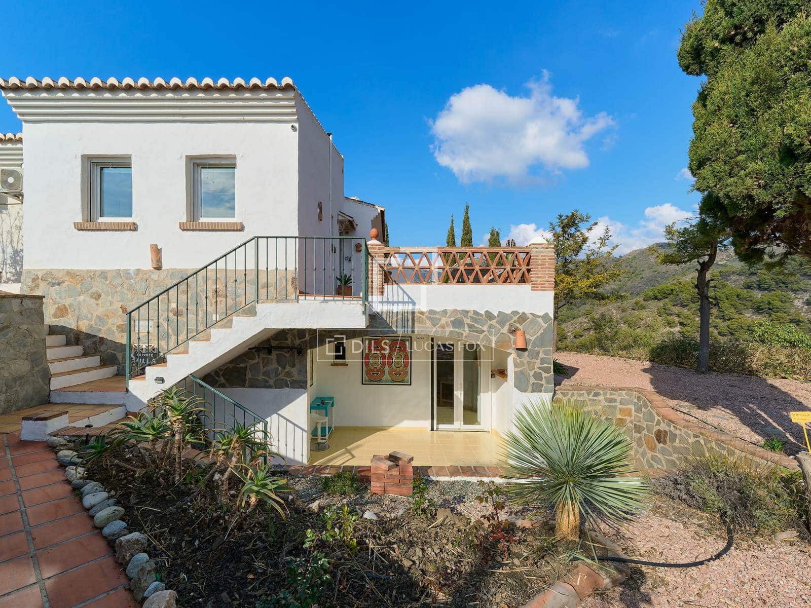 3 makuuhuone Huvila myytävänä paikassa Frigiliana mukana 
autotalli - 695 000 € (Ref: 9490067)