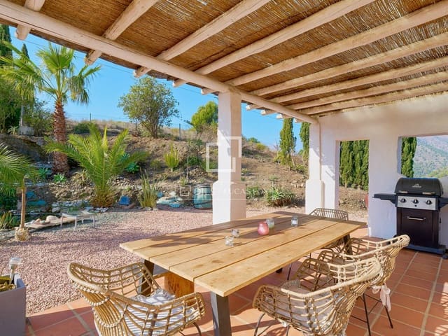 3 makuuhuone Huvila myytävänä paikassa Frigiliana mukana 
autotalli - 695 000 € (Ref: 9490067)