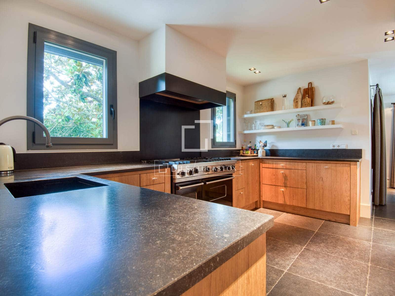 3 bedroom Villa for sale in Santa Cristina d'Aro with pool garage - € 995,000 (Ref: 9490069)