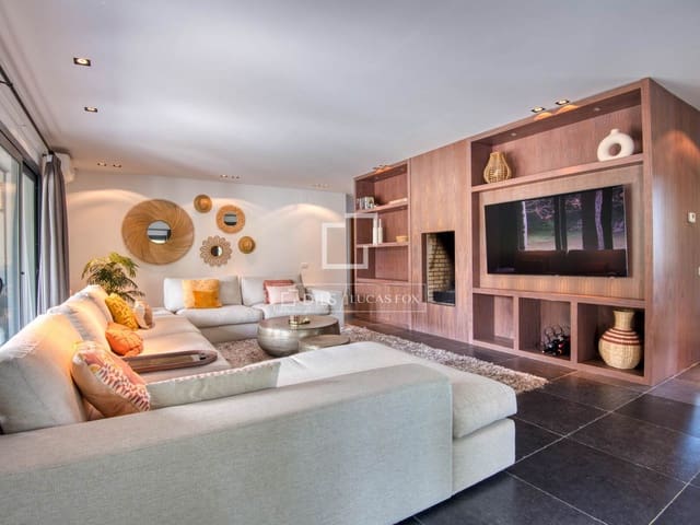 3 Zimmer Villa zu verkaufen in Santa Cristina d'Aro mit Pool Garage - 995.000 € (Ref: 9490069)