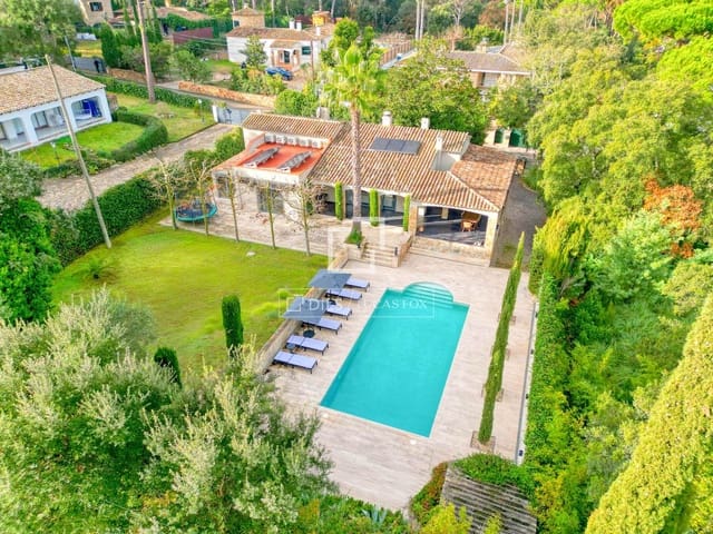 3 Zimmer Villa zu verkaufen in Santa Cristina d'Aro mit Pool Garage - 995.000 € (Ref: 9490069)