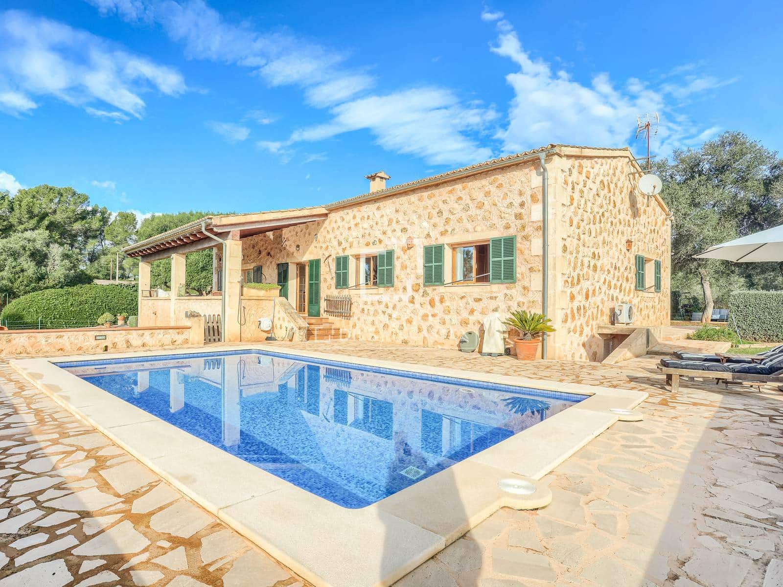 Chalet de 4 habitaciones en Puntiró en venta con piscina garaje - 1.700.000 € (Ref: 9491849)