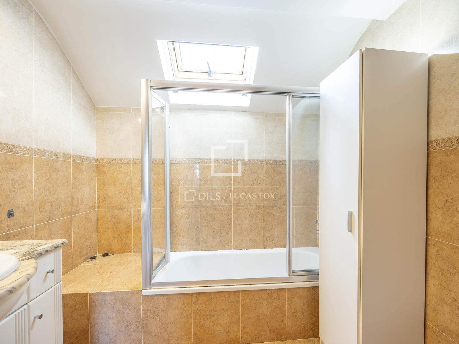 4 bedroom Apartment for rent in Betera with garage - € 1,900 (Ref: 9491850)