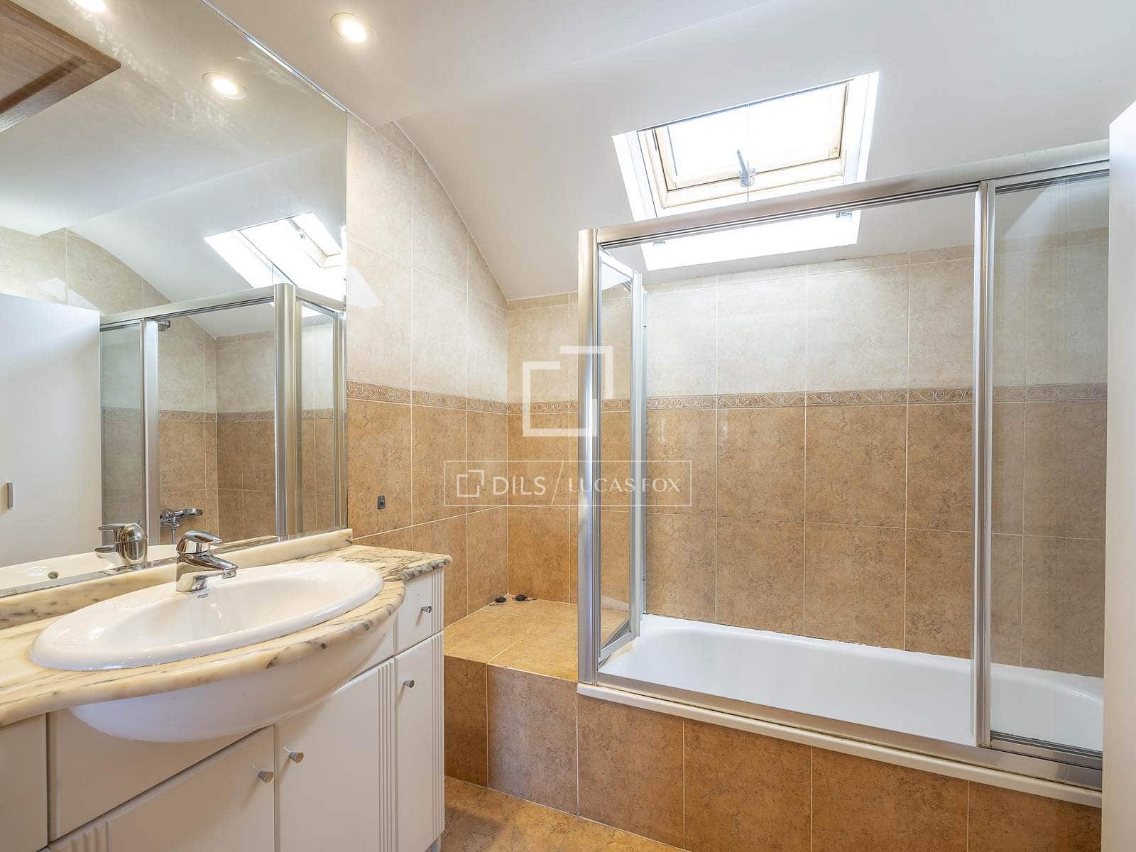 4 bedroom Apartment for rent in Betera with garage - € 1,900 (Ref: 9491850)