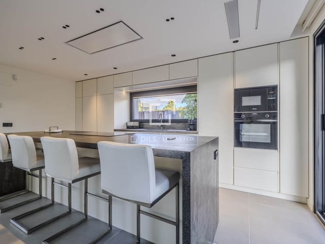 3 soveværelse Villa til salg i Javea / Xàbia med swimmingpool garage - € 2.500.000 (Ref: 9492740)