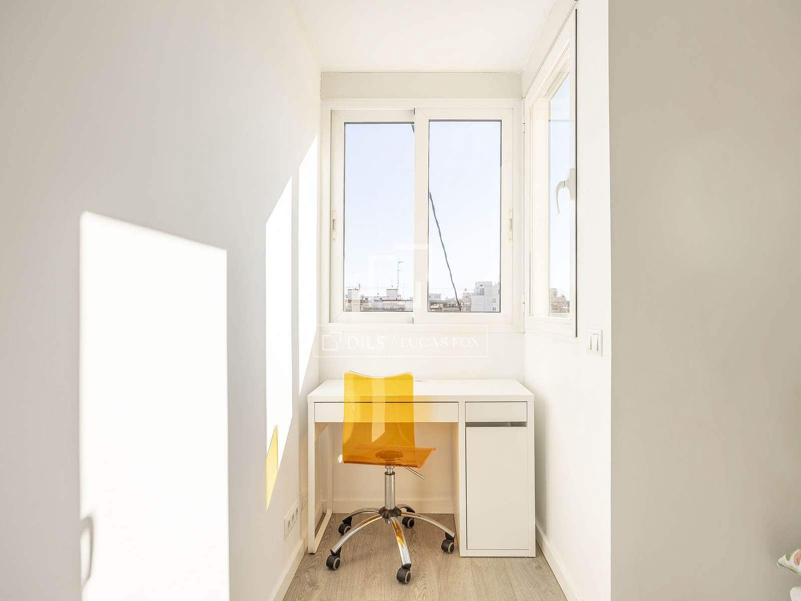 3 bedroom Apartment for rent in Valencia city with garage - € 3,100 (Ref: 9492741)